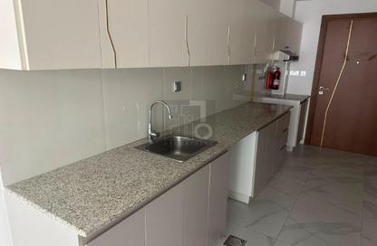 Apartment - Studio - 1 Bathroom for rent in Millennium Binghatti Residences - Business Bay - Dubai