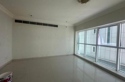 Apartment - 2 Bedrooms - 4 Bathrooms for rent in Dar Al Majaz - Jamal Abdul Nasser Street - Al Majaz - Sharjah