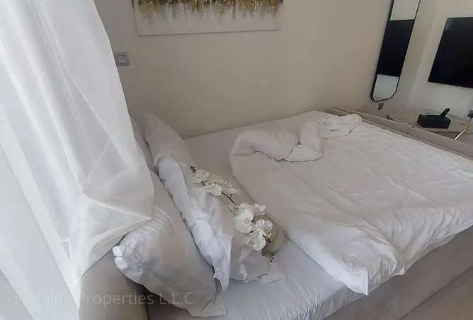 128352000 - Property Image 3