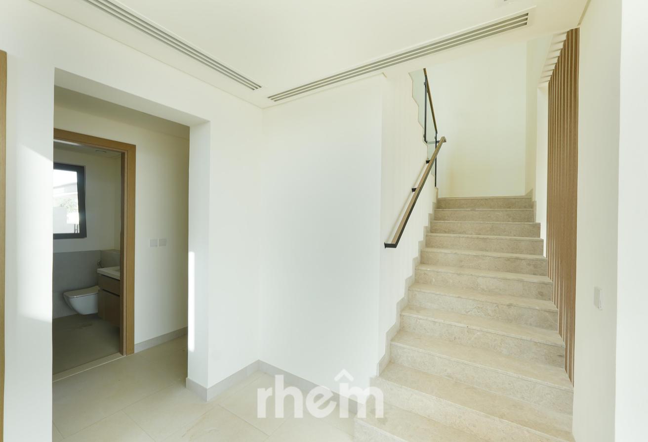 Elegance | Spacious Villa | Private Garden photo 3