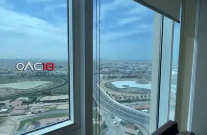 مكتب - استوديو - 1 حمام للايجار في أبراج تشرشل - الخليج التجاري - دبي