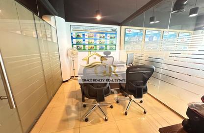 Office Space - Studio - 1 Bathroom for rent in Clover Bay Tower - Business Bay - Dubai