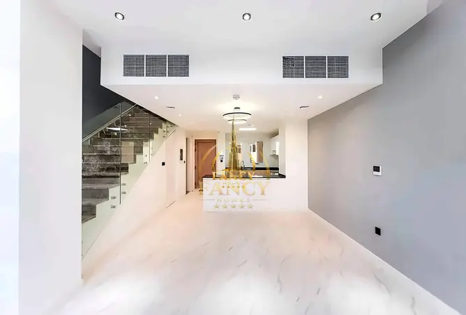 160100372 - Property Image 2
