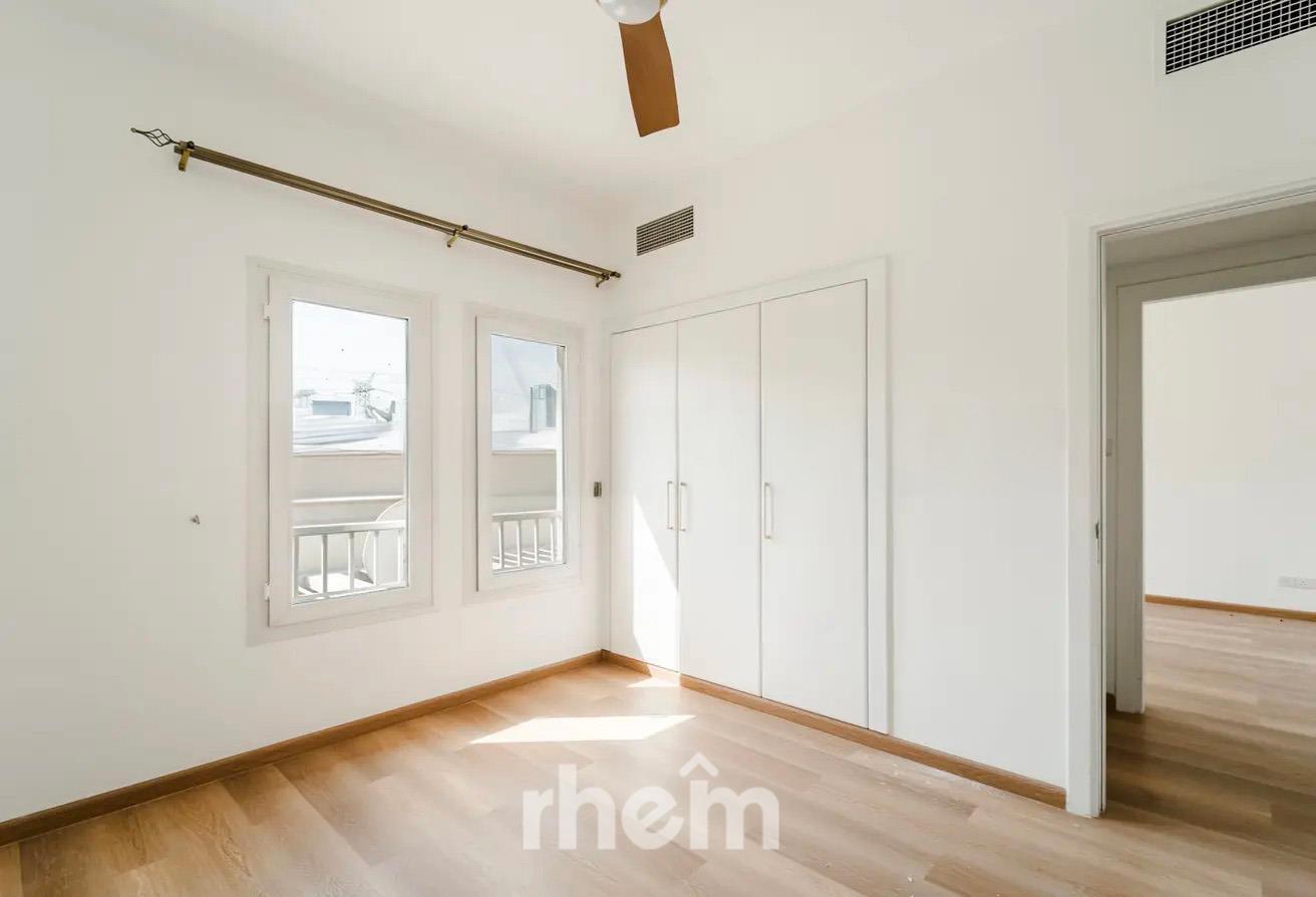 Prime Location | Spacious | for Families photo 7