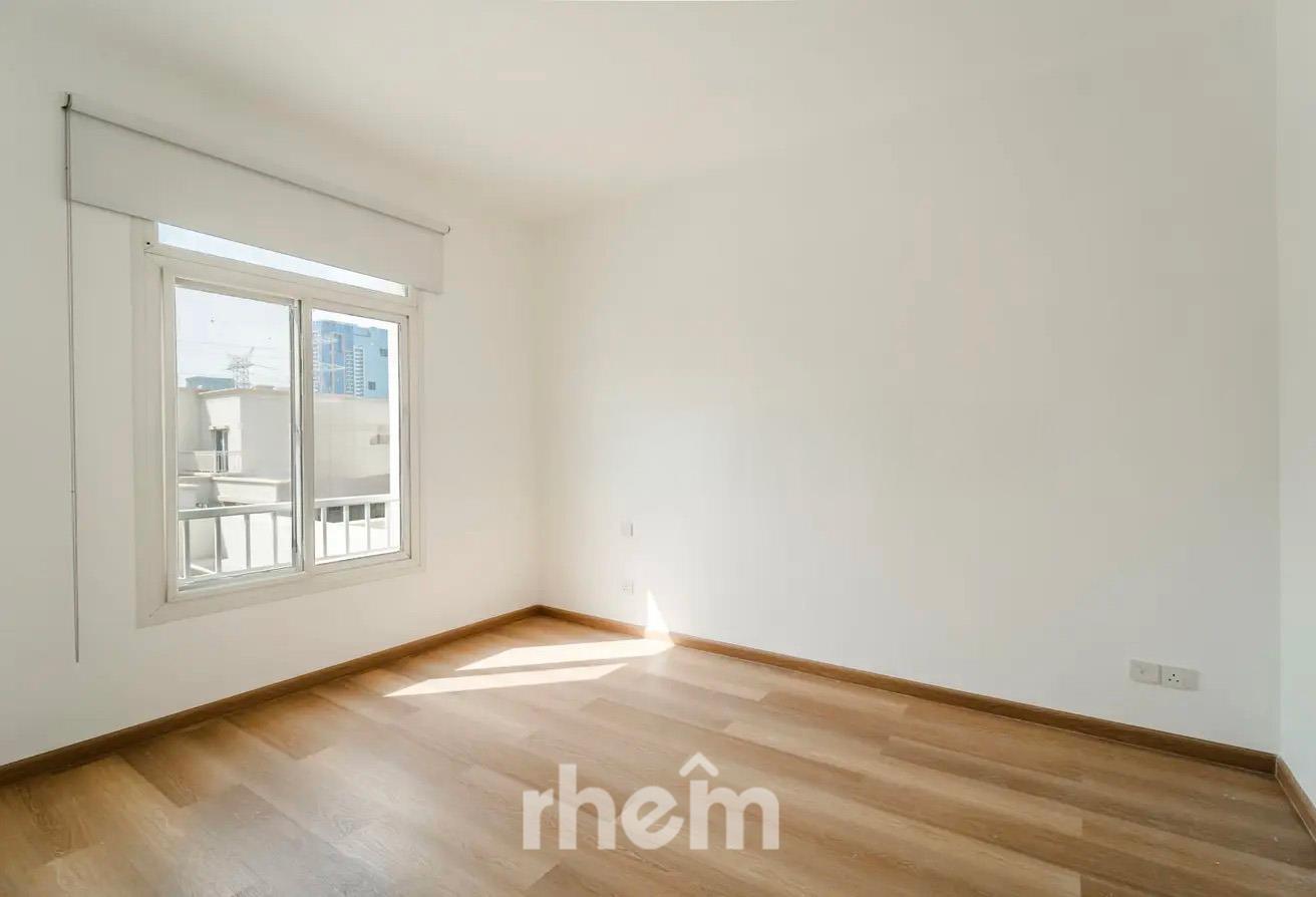 Prime Location | Spacious | for Families photo 8