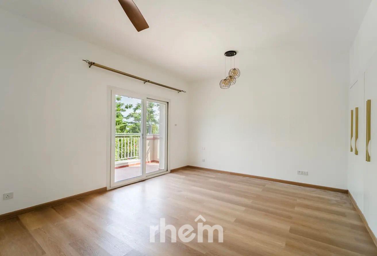 Prime Location | Spacious | for Families photo 6