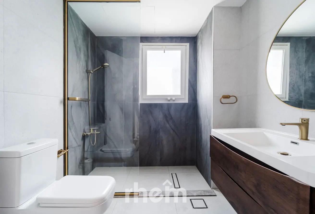 Prime Location | Spacious | for Families photo 10