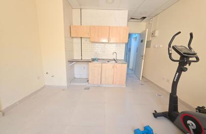 Apartment - Studio - 1 for rent in Fire Station Road - Muwaileh - Sharjah