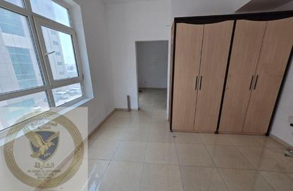 Apartment - Studio - 1 Bathroom for rent in Al Qulaya'ah - Al Sharq - Sharjah