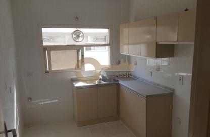 Apartment - 2 - 2 for rent in Blue Building - Sheikh Hamdan Colony - Al Karama - Dubai Apartment - 2 - 2 for rent in Blue Building - Sheikh Hamdan Colony - Al Karama - Dubai