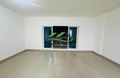 Apartment - 2 - 2 for rent in Tower 17 - Al Reef Downtown - Al Reef - Abu Dhabi