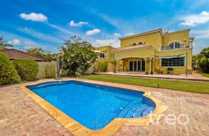Villa - 4 Bedrooms - 5 Bathrooms for rent in District 6 - Jumeirah Park - Dubai