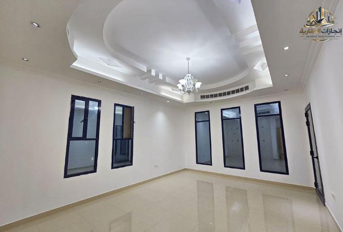 72720295 - Property Image 3