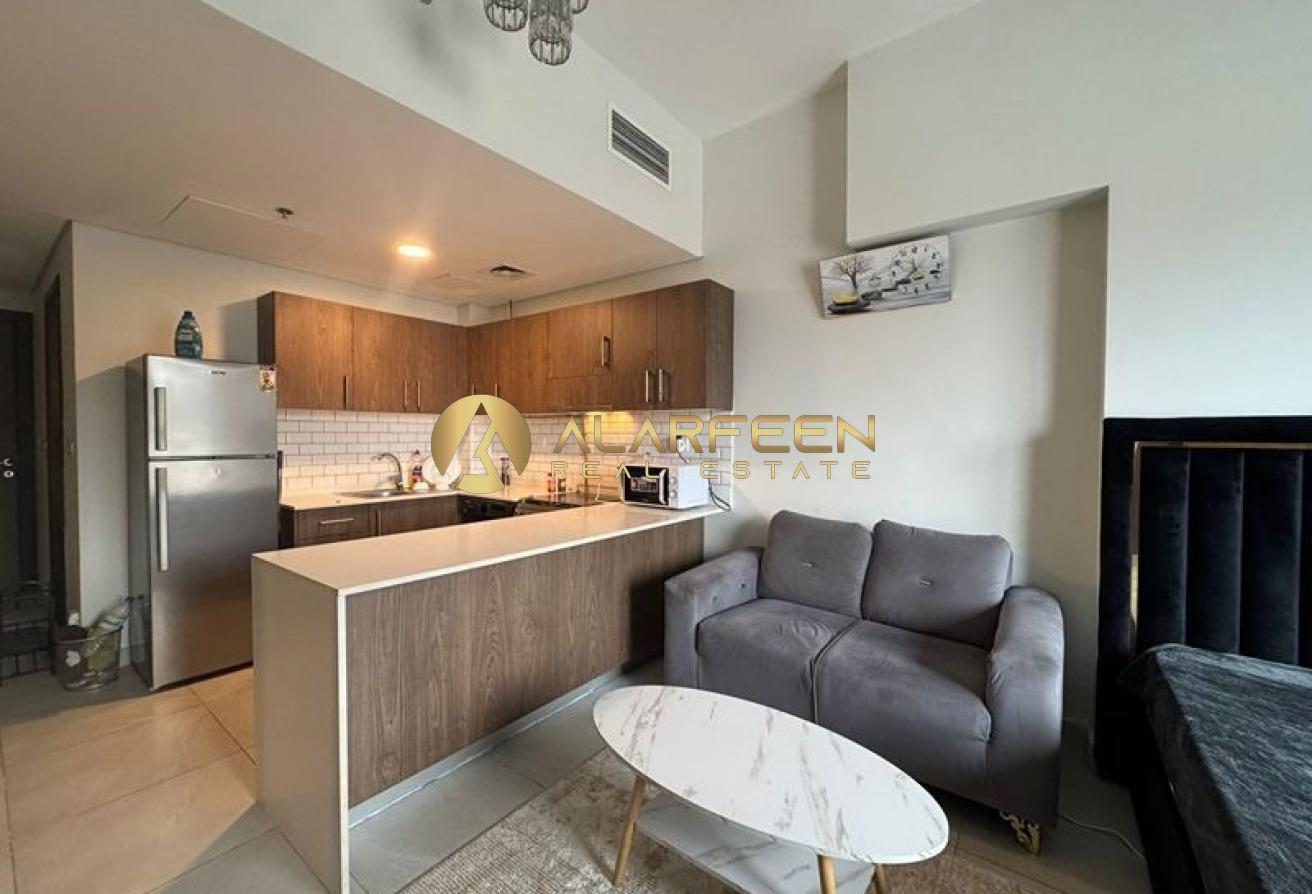 Furnished Studio | Balcony & City View photo 4