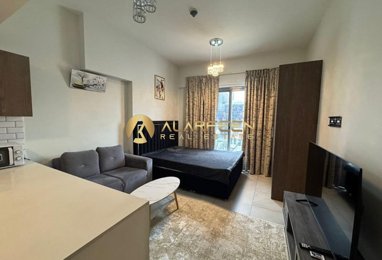 Furnished Studio | Balcony & City View photo 5