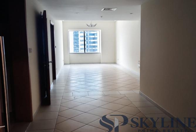 Chiller Free | Spacious| Near Metro|Staff & Family