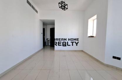 Apartment - 1 - 2 for rent in Palm Tower 3 - Palm Towers - Al Majaz - Sharjah Apartment - 1 - 2 for rent in Palm Tower 3 - Palm Towers - Al Majaz - Sharjah