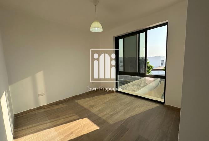 Single Row & Prime Location · 2BR+ M+ Garden TH — photo 3