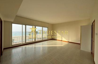 Villa - 4 Bedrooms - 5 Bathrooms for rent in Jumeirah 1 Villas - Jumeirah 1 - Jumeirah - Dubai