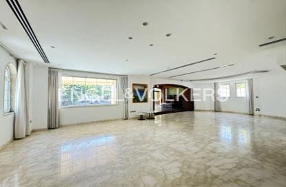 Villa - 4 Bedrooms - 5 Bathrooms for rent in Jumeirah Park - Dubai