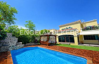 Villa - 4 Bedrooms - 5 Bathrooms for rent in Jumeirah Park - Dubai