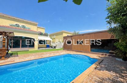 Villa - 4 Bedrooms - 5 Bathrooms for rent in Jumeirah Park - Dubai