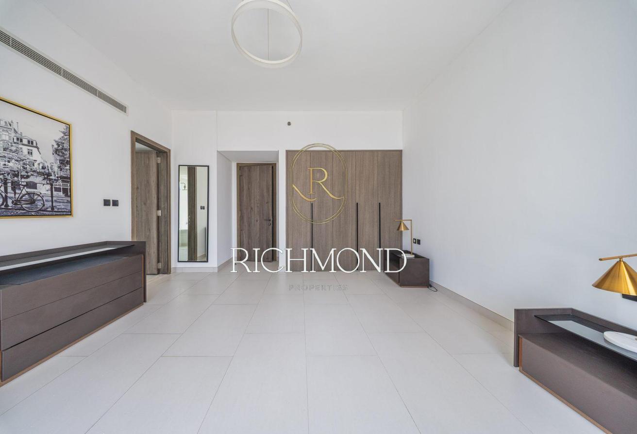 Elevated Living | Spacious 3 Bed | West Beach photo 3