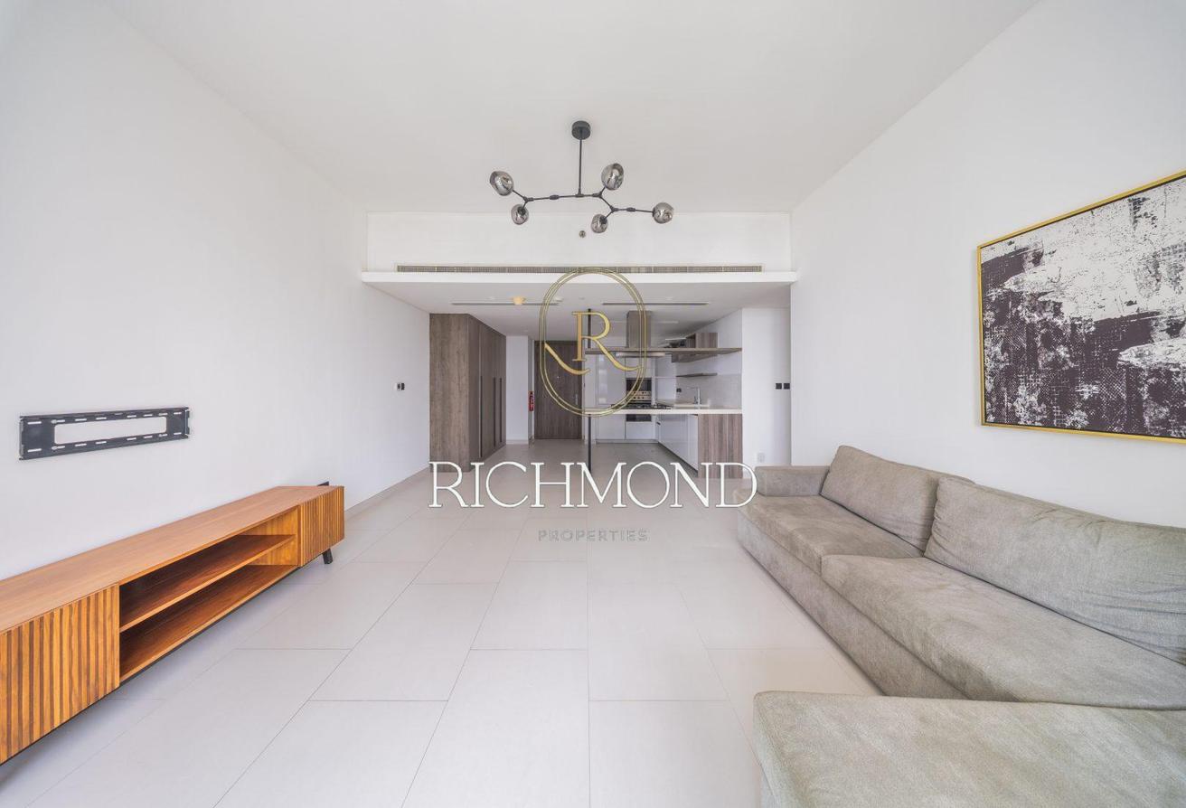 Elevated Living | Spacious 3 Bed | West Beach photo 7