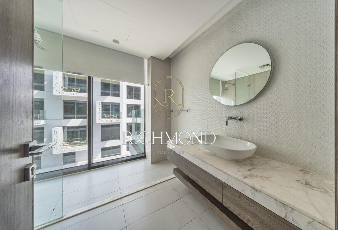 Elevated Living | Spacious 3 Bed | West Beach photo 16