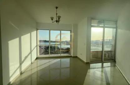 شقة - غرفة نوم - 2 حمامات للايجار في برج  ب - ليك سايد ريزيدنس - مدينة دبي للإنتاج (اي ام بي زد) - دبي