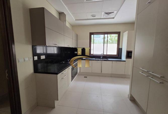 128384939 - Property Image 2