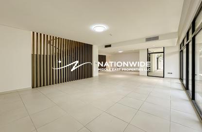 Villa - 4 Bedrooms - 5 Bathrooms for sale in West Yas - Yas Island - Abu Dhabi