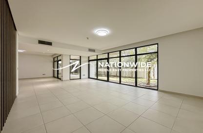 Villa - 4 Bedrooms - 5 Bathrooms for sale in West Yas - Yas Island - Abu Dhabi