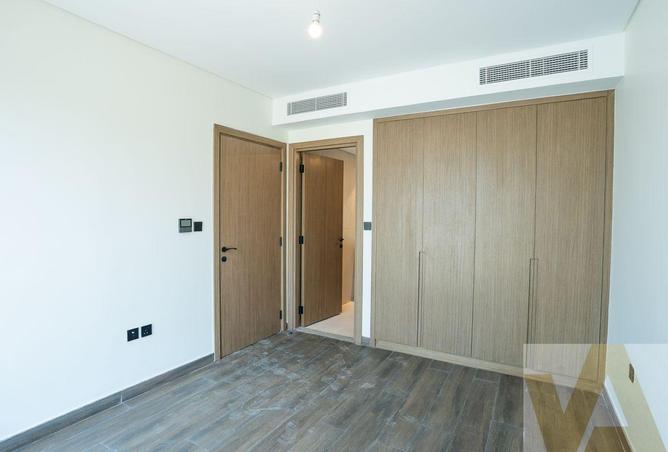 Back to Back | Corner Unit | Pay in 6 cheques photo 3