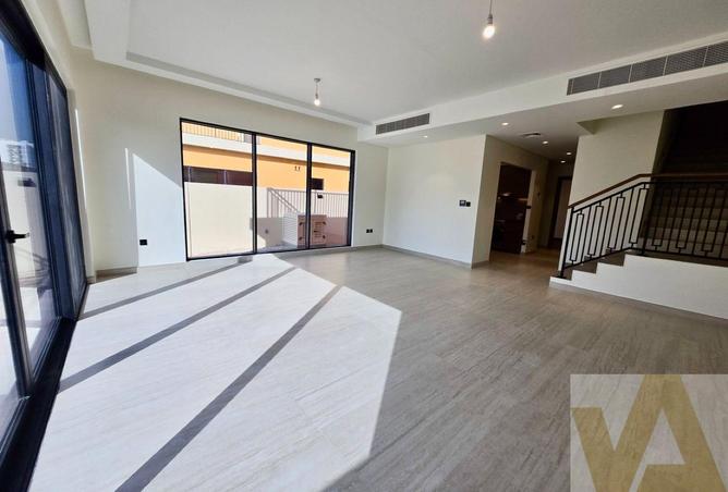 Back to Back | Corner Unit | Pay in 6 cheques photo 2