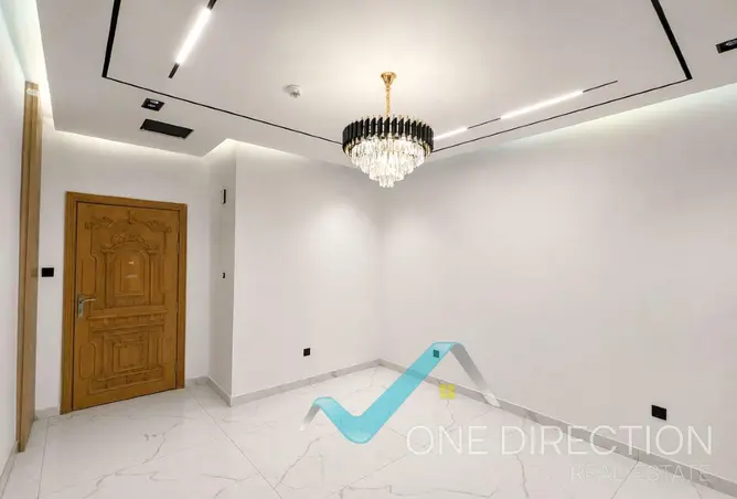121114005 - Property Image 2