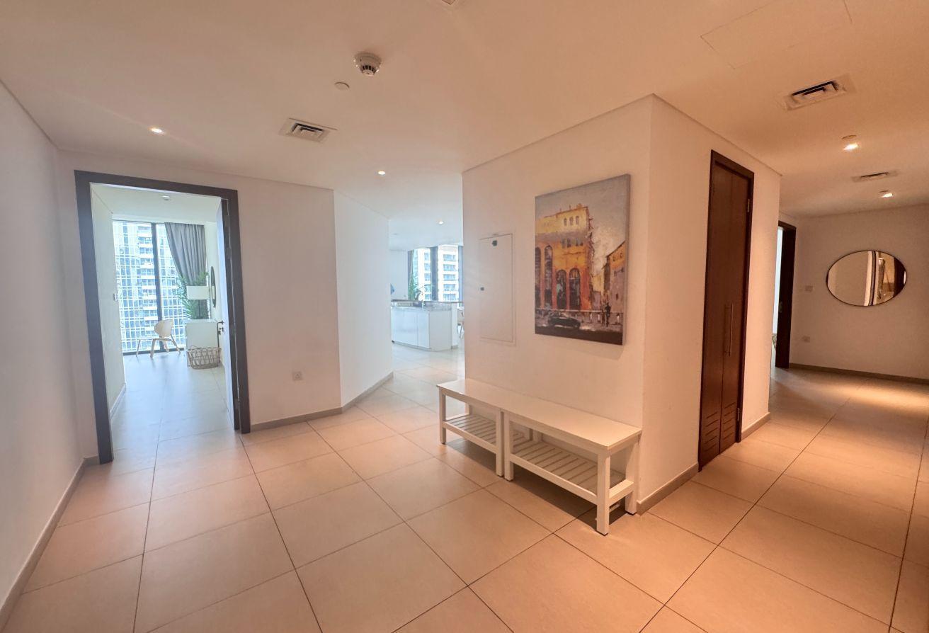 Spacious High Floor 3BR Apt | Downtown Views photo 10