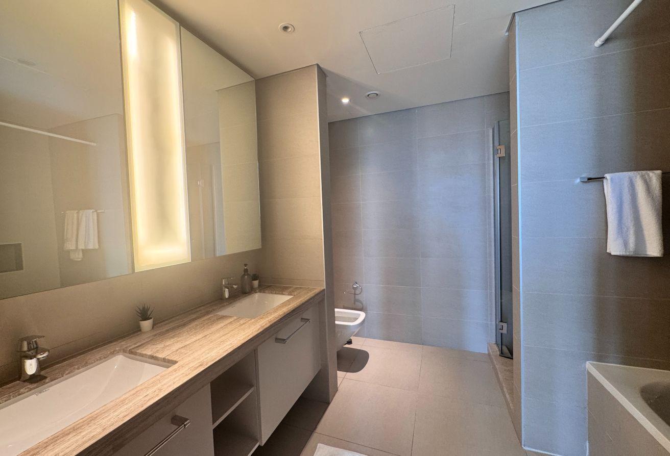Spacious High Floor 3BR Apt | Downtown Views photo 21