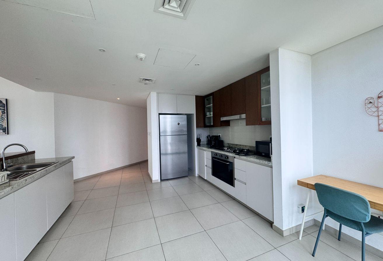 Spacious High Floor 3BR Apt | Downtown Views photo 5