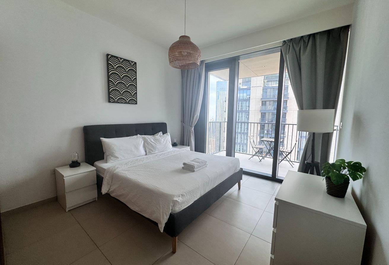 Spacious High Floor 3BR Apt | Downtown Views photo 18