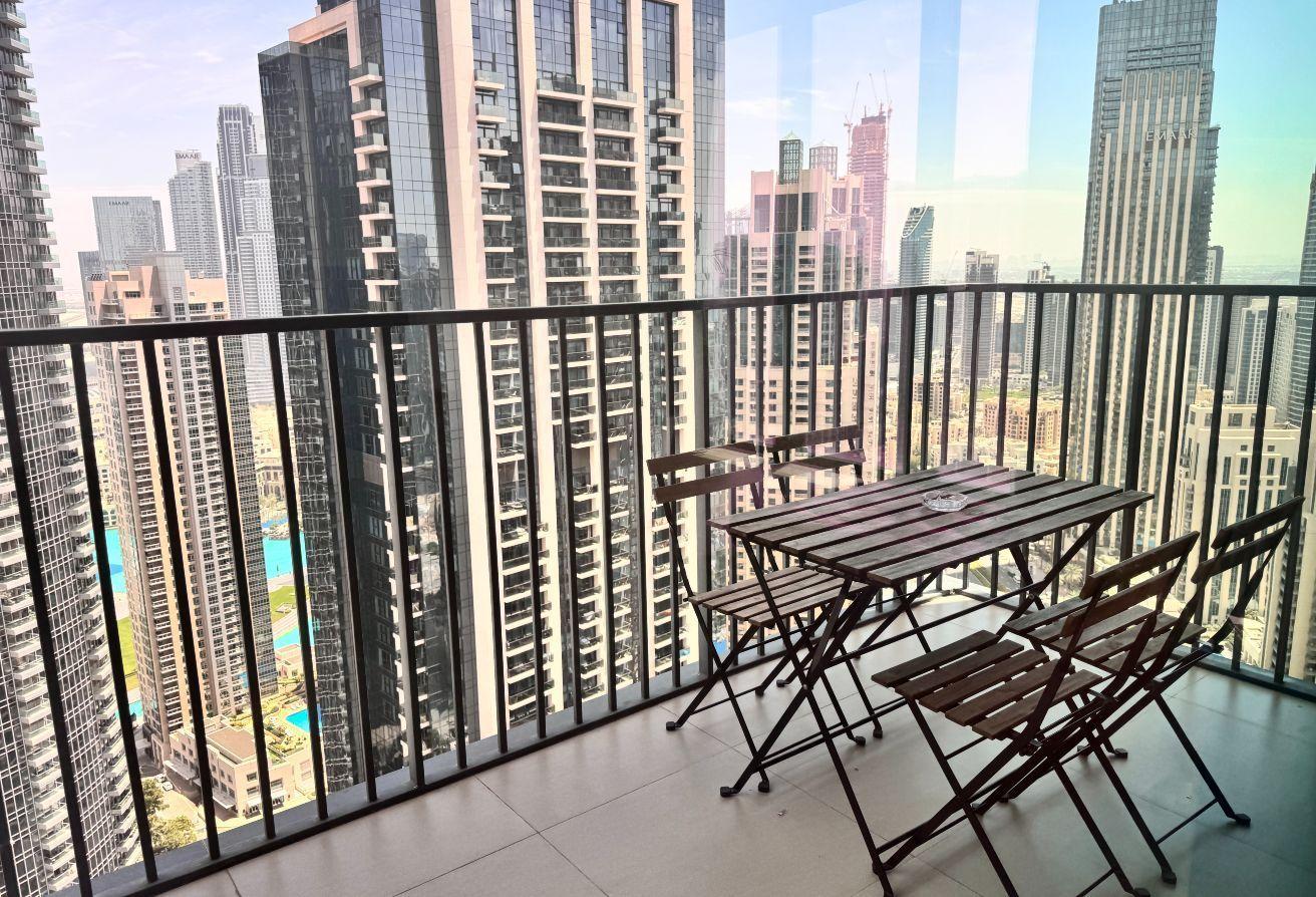 Spacious High Floor 3BR Apt | Downtown Views photo 8