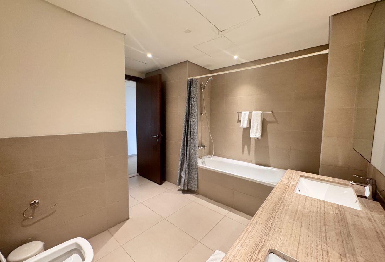 Spacious High Floor 3BR Apt | Downtown Views photo 22