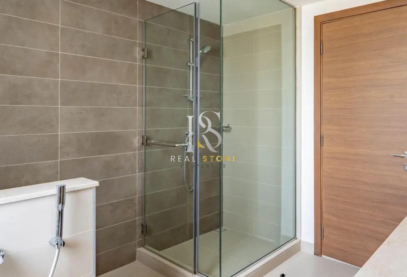 Single Row | Vacant | Well Maintained photo 17