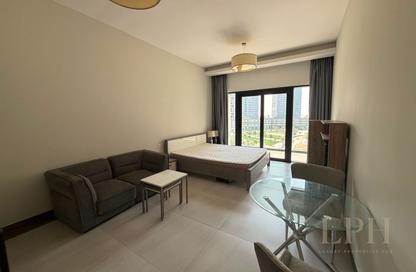 Apartment - Studio - 1 for rent in SOL Bay - Business Bay - Dubai