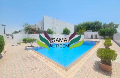 Villa - 5 - 5 for rent in Jumeirah 3 Villas - Jumeirah 3 - Jumeirah - Dubai
