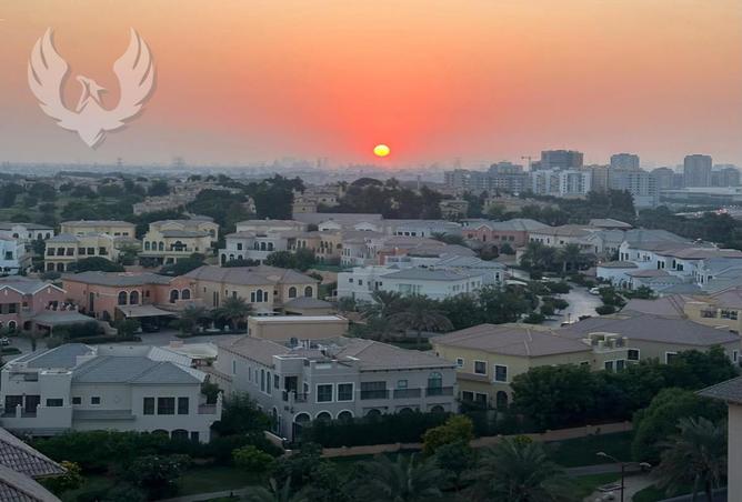 إطلالة على ملعب الجولف | مطوّر | متوافق مع فاستو