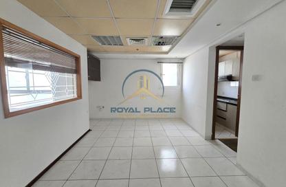 Office Space - Studio - 1 for rent in Al Ghanim 3 - Al Muraqqabat - Deira - Dubai