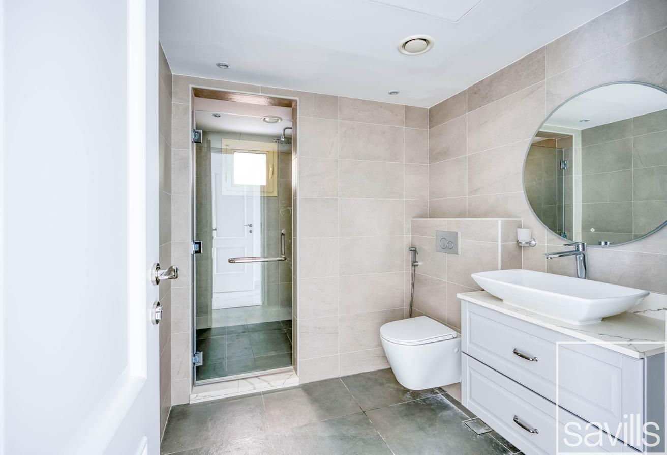 Rare Renovated Hattan | Lake Backing | AMC photo 14