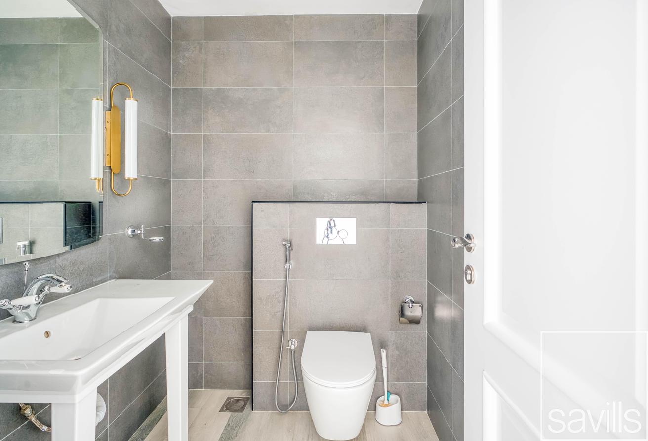 Rare Renovated Hattan | Lake Backing | AMC photo 15