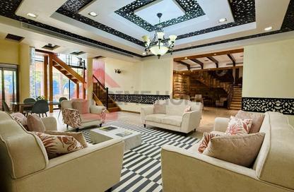 Villa - 5 Bedrooms - 6 Bathrooms for rent in Umm Suqeim 1 Villas - Umm Suqeim 1 - Umm Suqeim - Dubai Villa - 5 Bedrooms - 6 Bathrooms for rent in Umm Suqeim 1 Villas - Umm Suqeim 1 - Umm Suqeim - Dubai